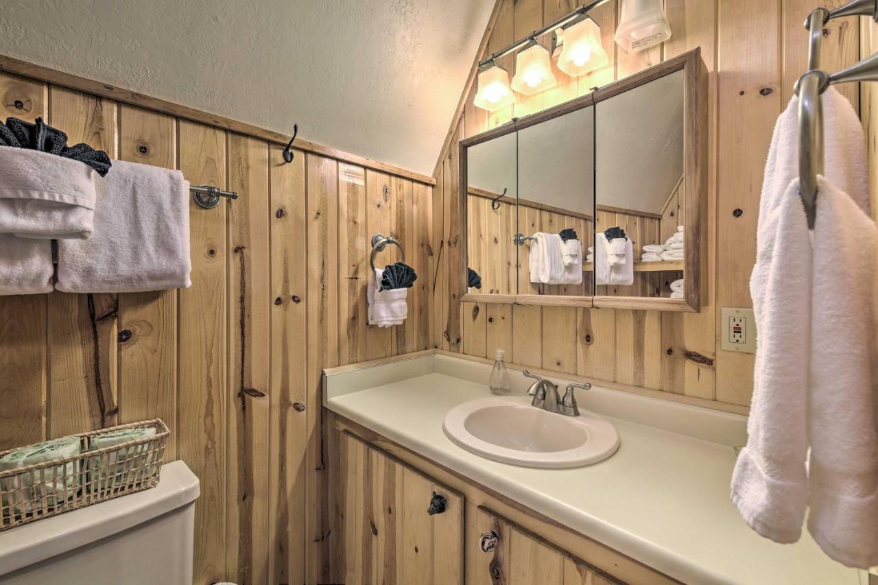 Ski-Inandski-Out Red River Cabin With Mtn Views! Bagian luar foto